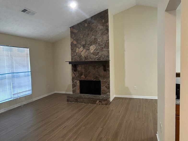 Building Photo - 5538 Summer Ln