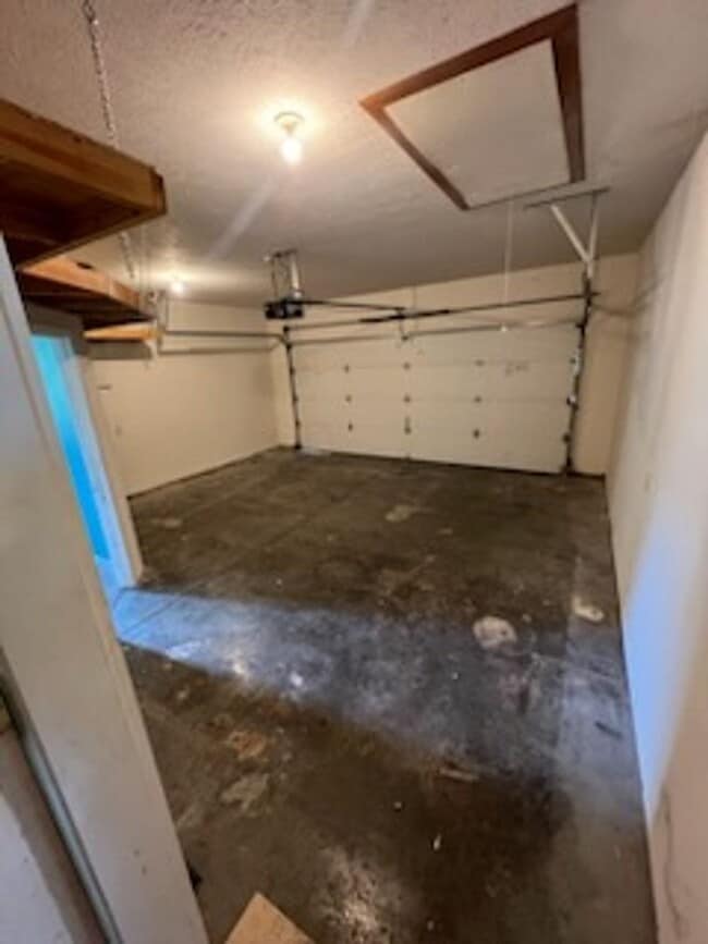 Building Photo - 3 Bed 2 Bath 2 Car Garage plus Bonus Room Available July 31, 2023