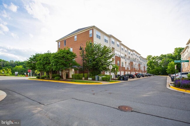 Building Photo - 15426 Rosemont Manor Dr