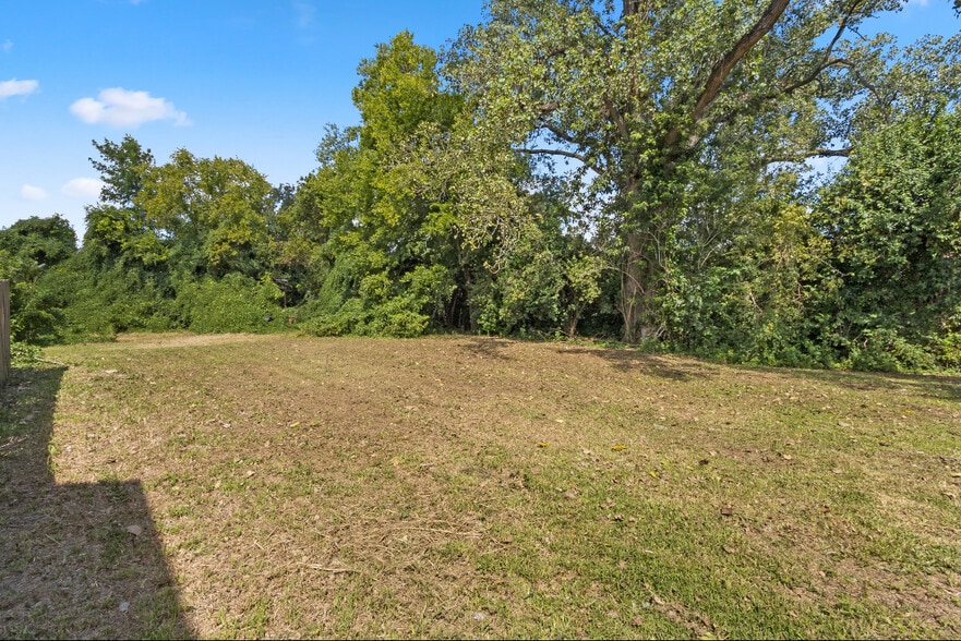 Building Photo - 5031 Mallow St