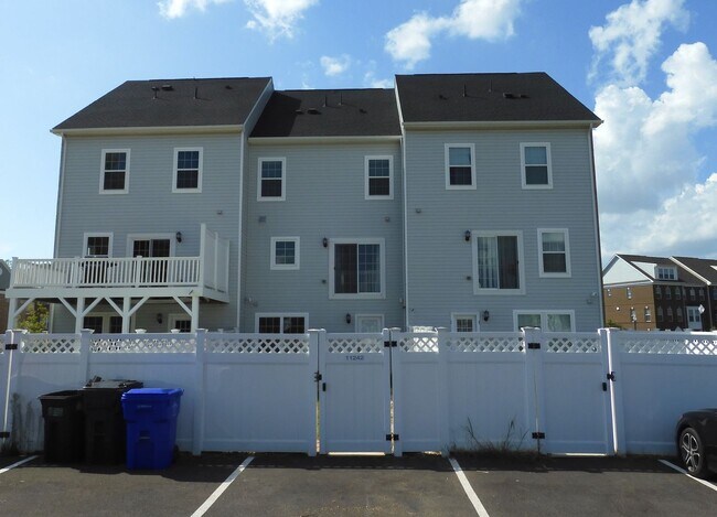 Building Photo - 11242 Saint Luke Drive - Move-in ready!