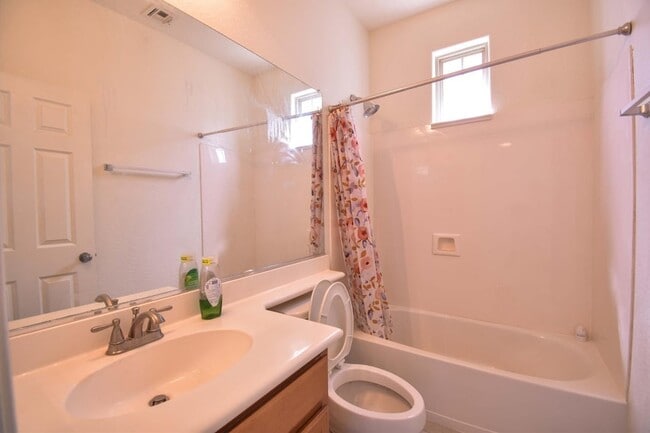 Building Photo - 21017 W Glen St