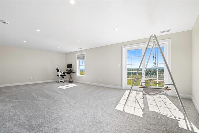 Building Photo - 22 Horizon Dr