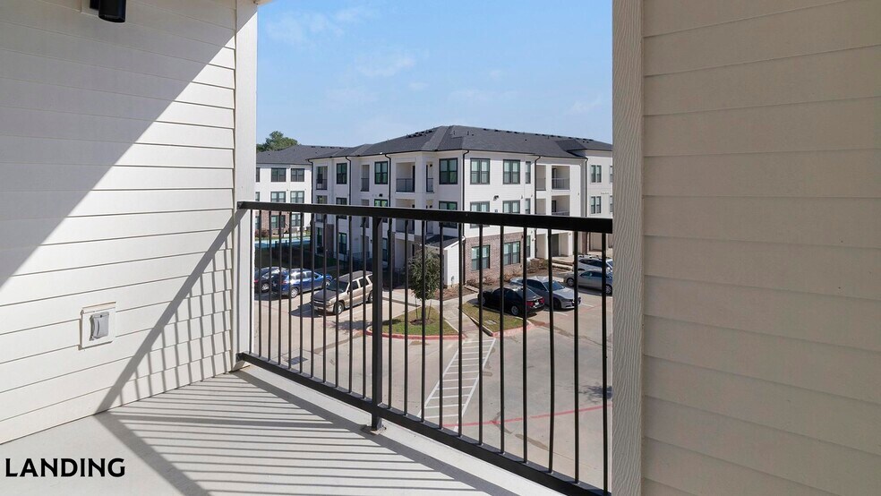 Building Photo - 1800 Central Pine St