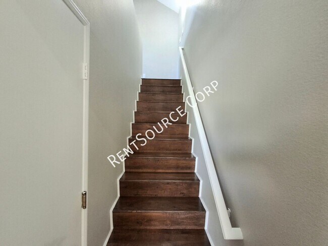 Building Photo - 23910 Clayton Ct