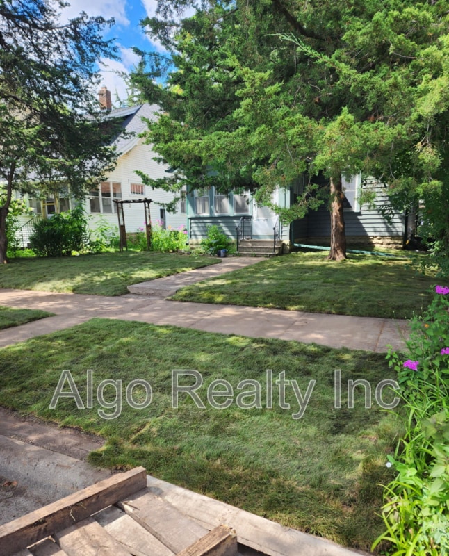 Building Photo - 1475 Albert St N