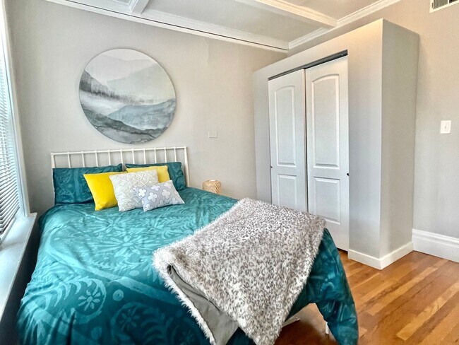 Building Photo - 2317 Klemm St