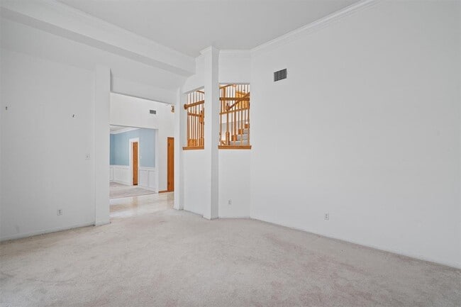 Building Photo - 1903 Port Royal Dr