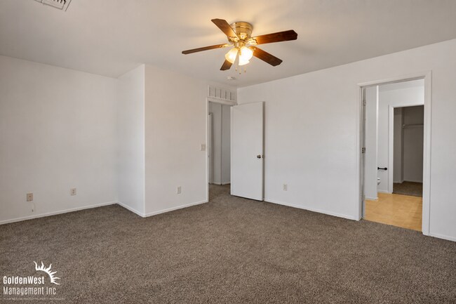 Building Photo - Beautiful 5Bdm 3Ba Home with Loft in the Heart Florence, AZ!