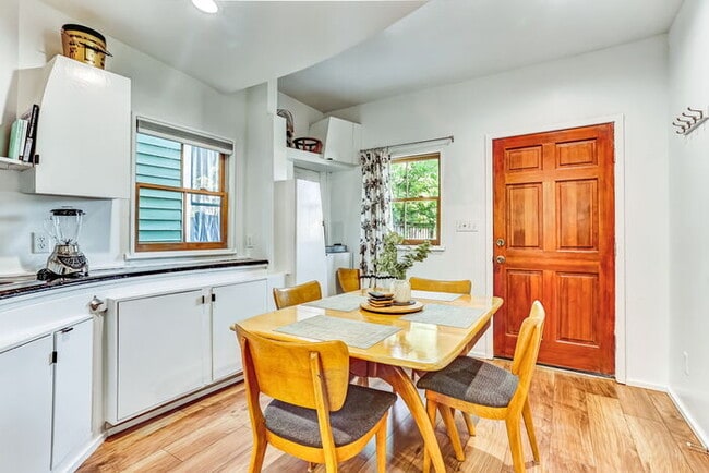 Building Photo - Design on Duffy