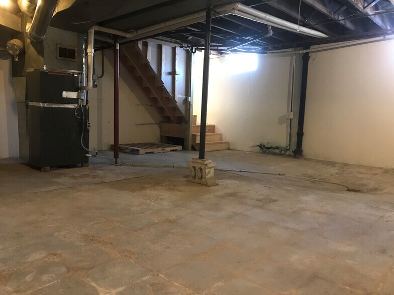 Building Photo - 5257 Irish Ln