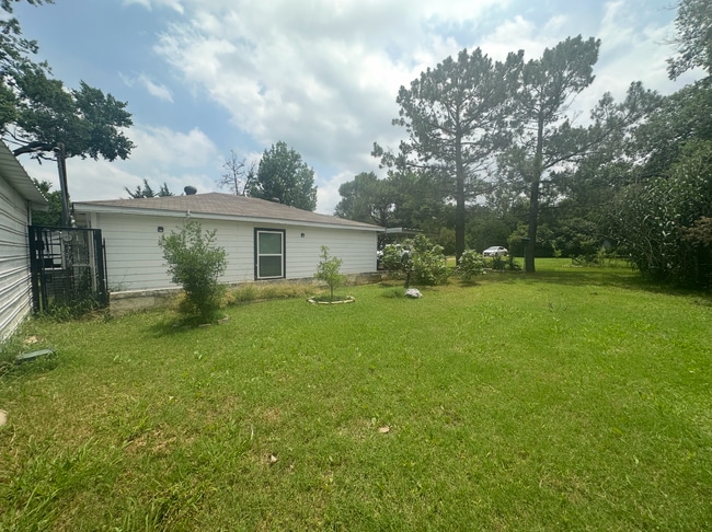 Building Photo - 721 Thompson Dr
