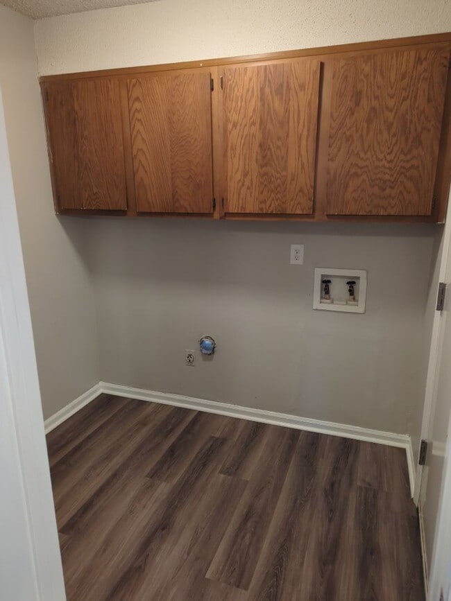 Building Photo - Available Now!!! Located near Columbia Air...