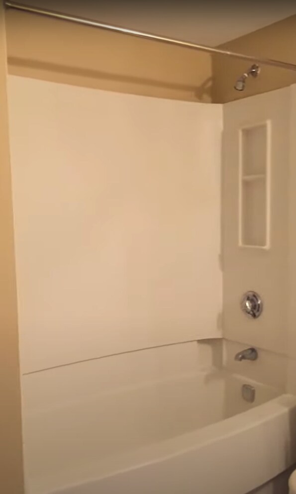 Building Photo - 12 Everett St