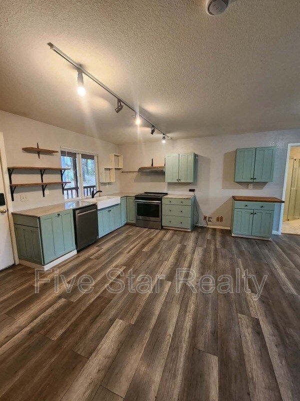 Building Photo - 12896 Rices Crossing Rd