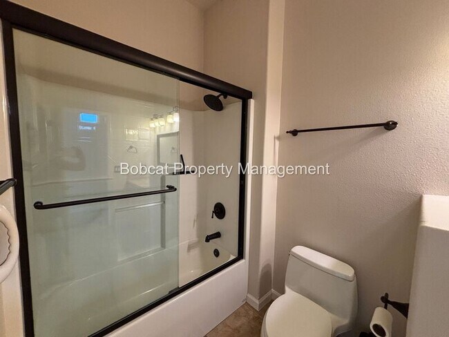 Building Photo - 963 Ranchview Cir