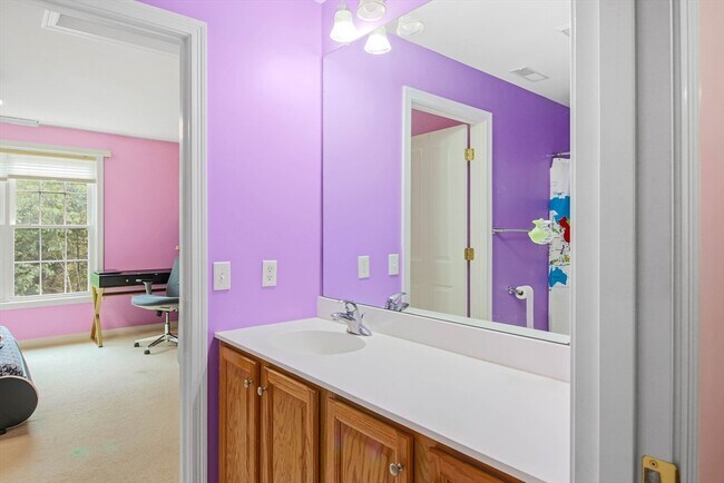 Building Photo - 68 Buttercup Ln