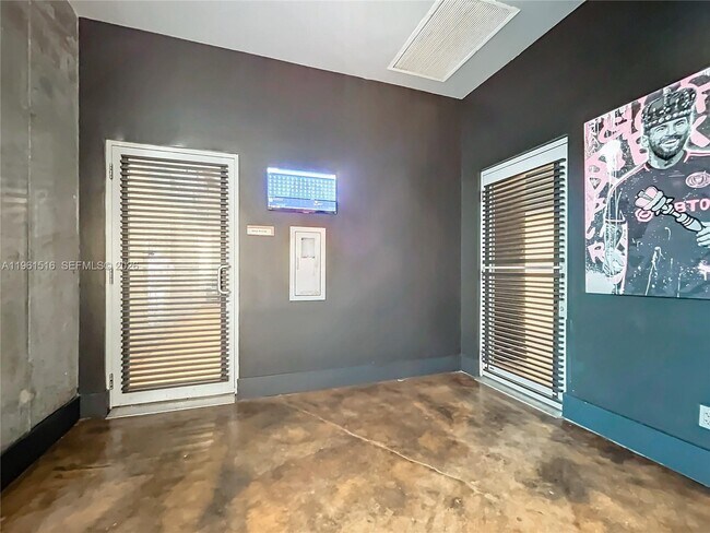 Building Photo - 690 SW 1st Ct