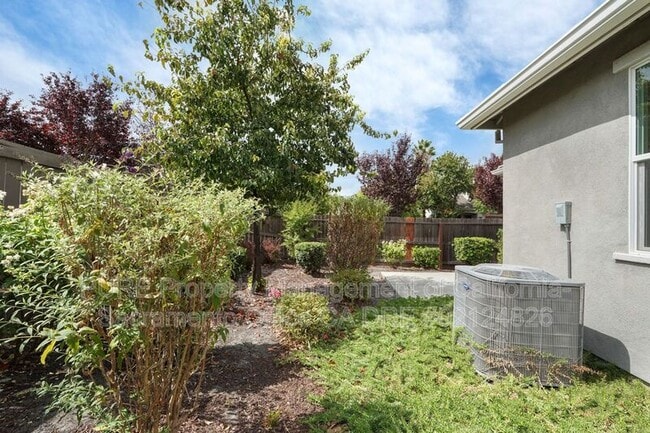 Building Photo - 5500 Amnest Way