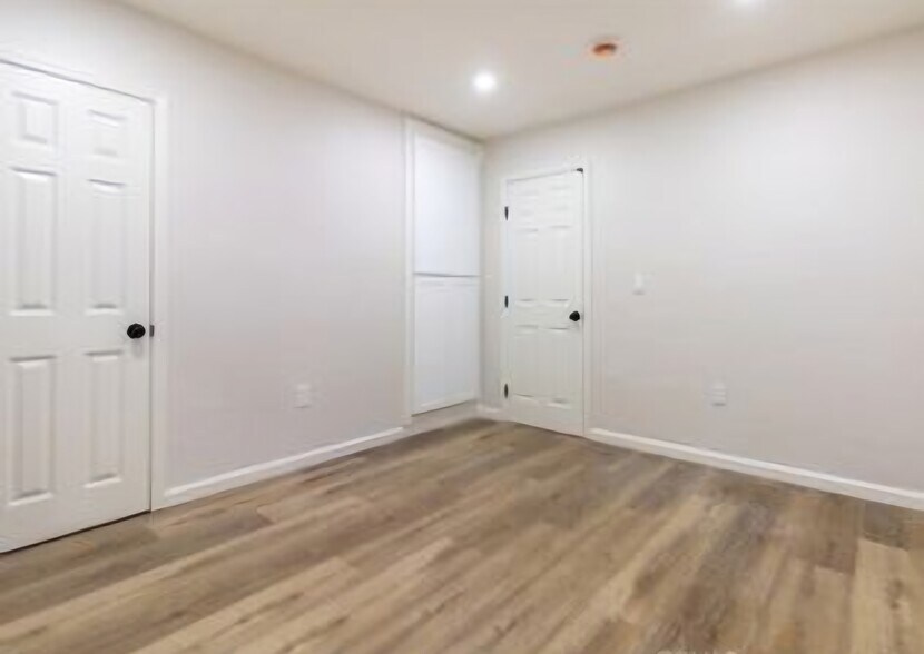 Building Photo - 9168 Cypress Ave