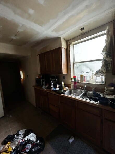 Building Photo - 127 Elkan Ave