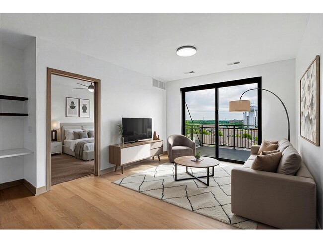 Building Photo - 640 Wisconsin Ave N