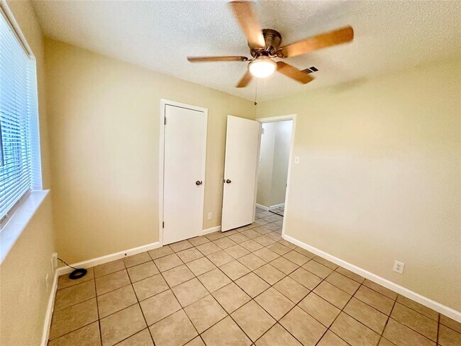 Building Photo - 5206 Regency Cove