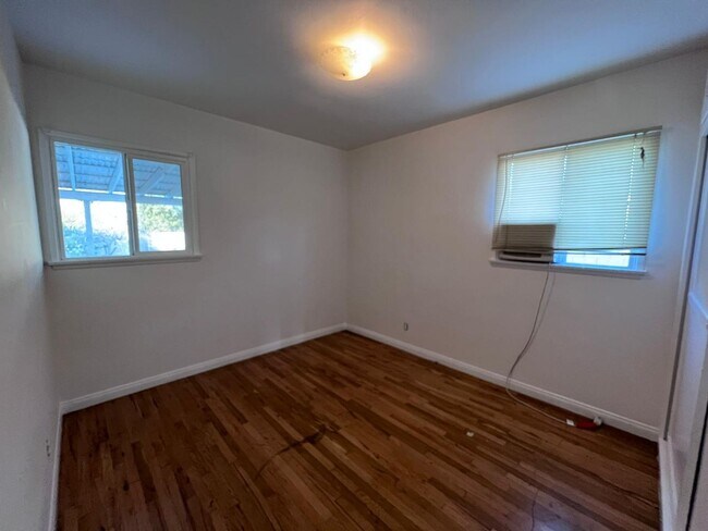 Building Photo - Showing Times: to schedule a viewing, plea...