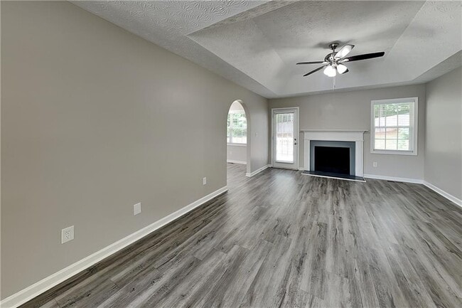 Building Photo - 658 Castlebrooke Way SE