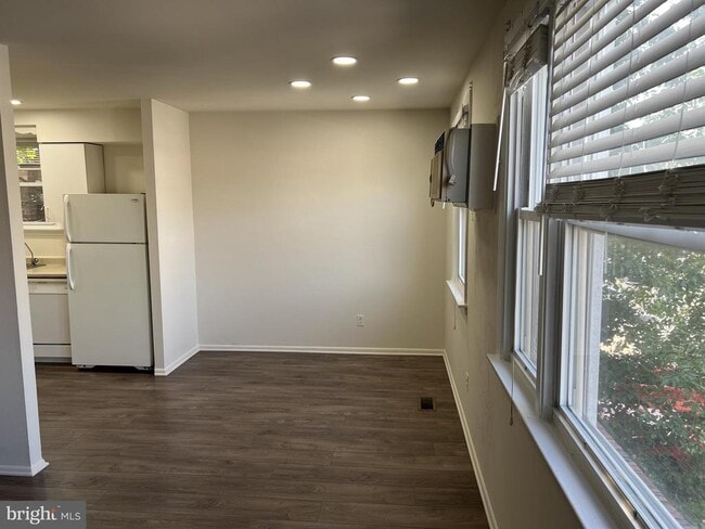 Building Photo - 213 Alnus St