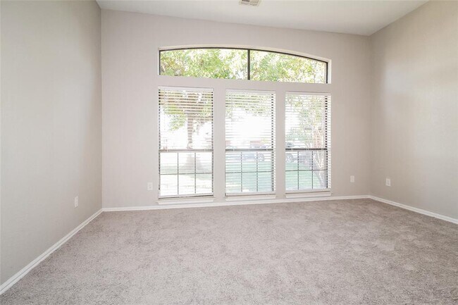 Building Photo - 3701 Harmony Dr