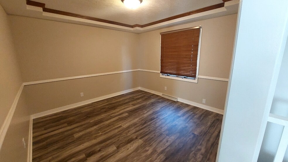 Building Photo - 866 S 156th Ave