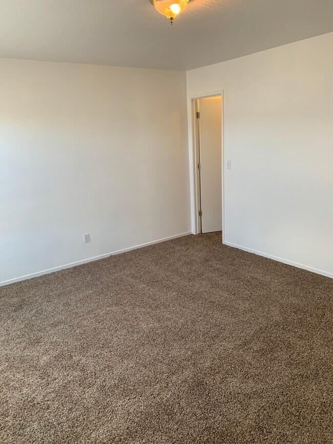 Building Photo - 1118 Solstice Ave