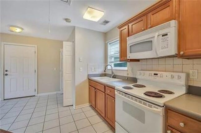 Building Photo - Welcome to University Park