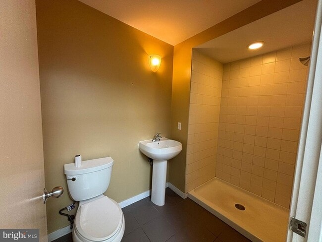 Building Photo - 242 Centre St