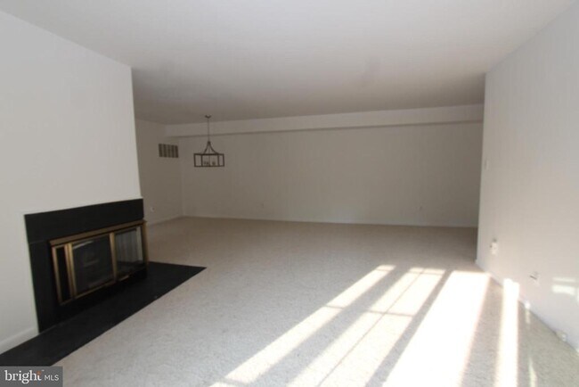 Building Photo - 101 Claridge Ct