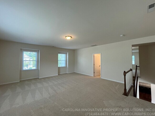Building Photo - 385 Hawks Creek Pkwy