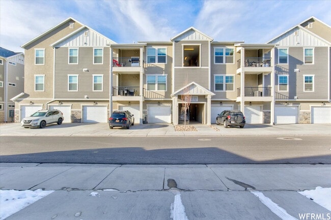Building Photo - 1776 W Newcastle Ln
