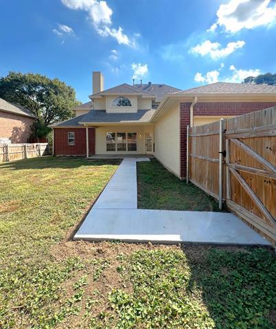 Building Photo - 705 Pine Lakes Dr