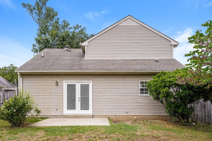 Building Photo - 4017 Pepperwood Dr