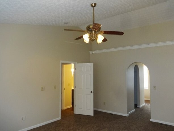 Building Photo - 7066 Bryemar Dr