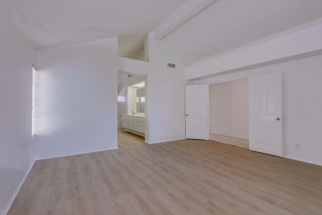 Building Photo - 26721 Sierra Vista