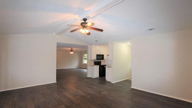 Building Photo - 15711 Echo Glen Dr