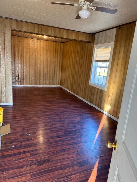 Building Photo - 3922 S Rossiland Cir