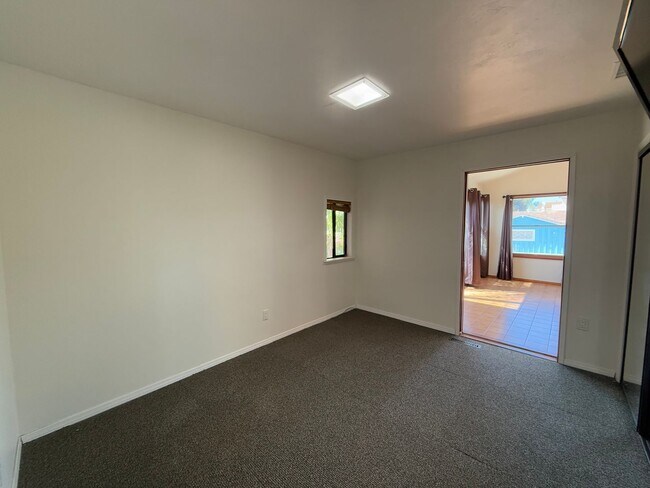 Building Photo - Charming 4BR San Diego Home with Front Dec...