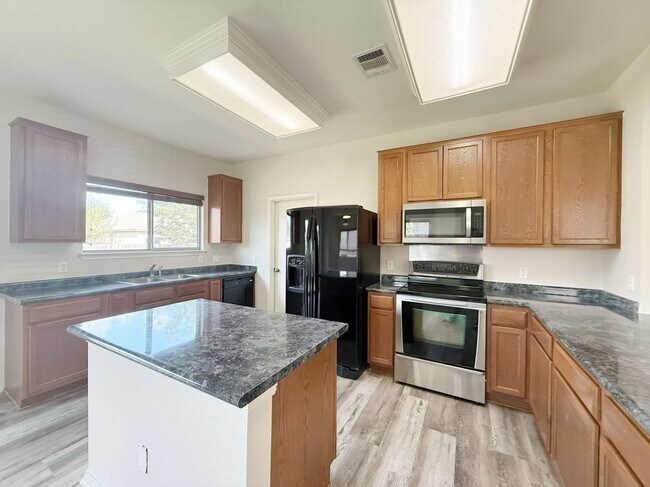 Building Photo - 1722 E Mesa Park Dr