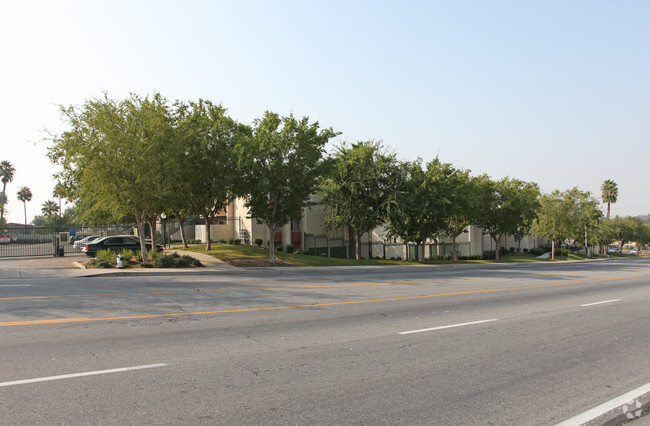 Building Photo - Panorama Park Apartments