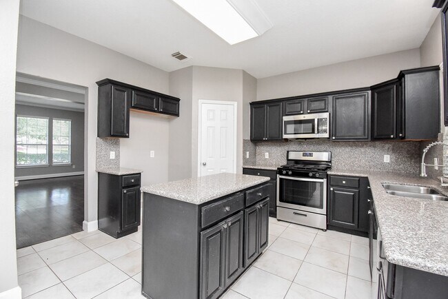 Building Photo - 6318 Faulkner Ridge Dr