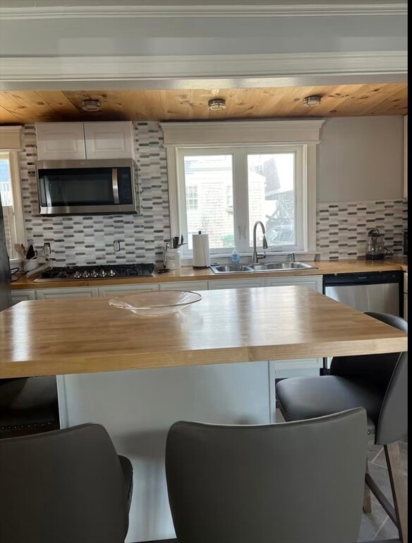 Building Photo - 300 Ocean St