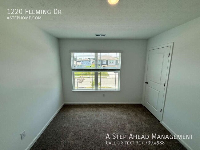 Building Photo - 1220 Fleming Dr